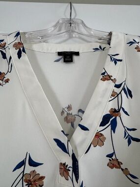 Ann Taylor White Floral V-Neck Petite Top with Navy and Tan Print